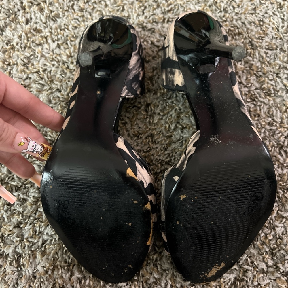 Carlos heels! Used
